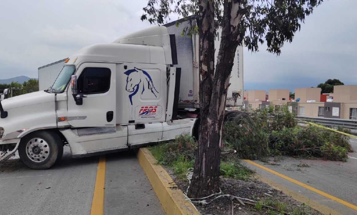 Trágico accidente en Texcoco: Dos fallecidos y caos vial en la autopista Texcoco-Calpulalpan