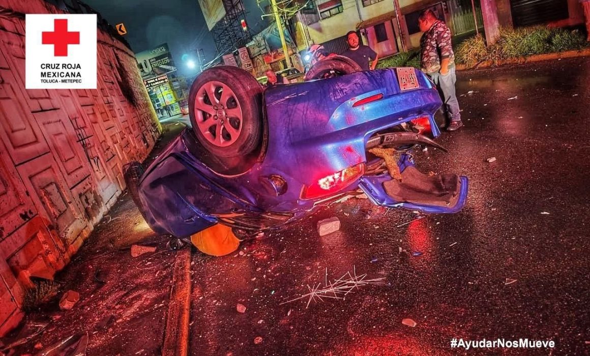 Trágico accidente en Toluca: auto sale volando y conductor muere en el acto