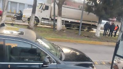 Trágico accidente en Tultitlán: motociclista muere tras chocar con pipa en la Vía López Portillo