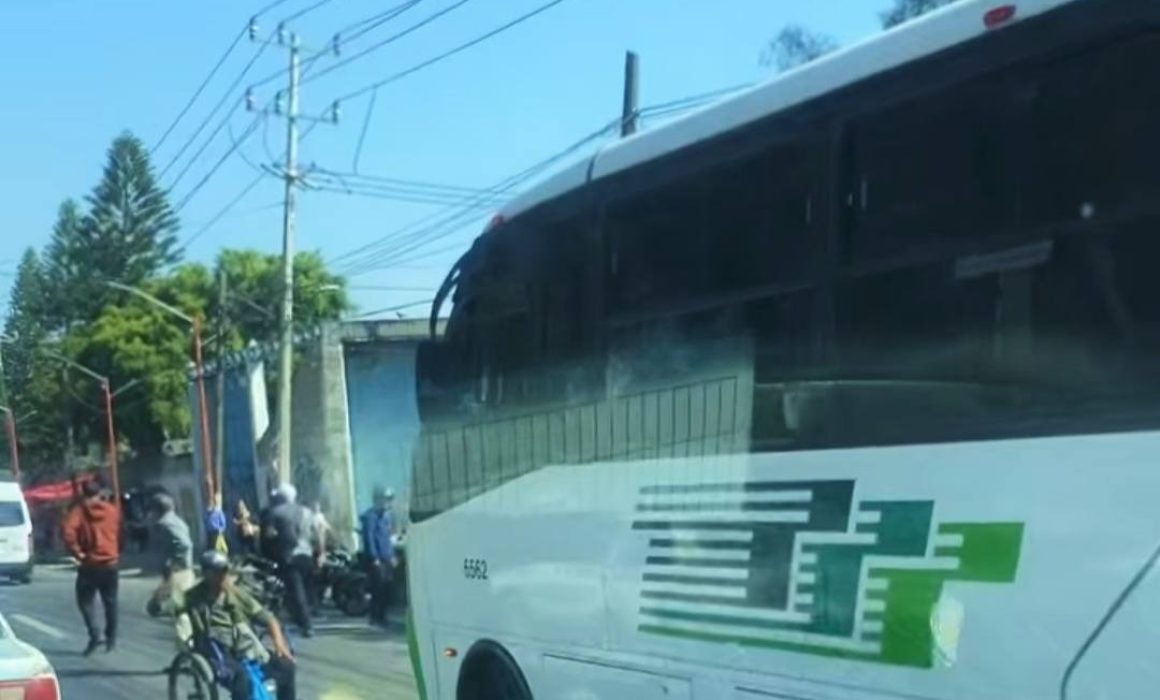 Trágico accidente en la México-Texcoco: motociclista arrollado y sin identificar