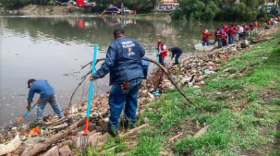 Trabajan en limpieza de Presa Los Cuartos para evitar inundaciones en Naucalpan