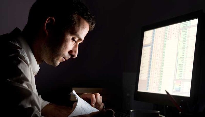 ¿Trabajas de noche? Descubre cómo reducir el riesgo de vivir hasta 15 años menos