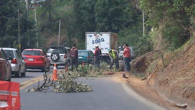 Trabajos de limpieza vial en Tenancingo buscan prevenir desastres por lluvias y causarían tránsito lento en la carretera Tenango-Tenancingo esta semana