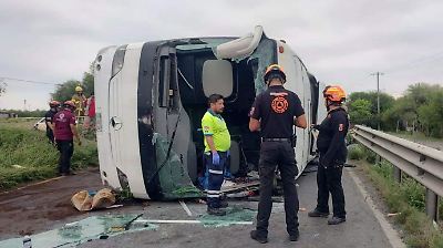 Tragedia en Monterrey: Mueren 11 personas en volcadura de autobús de turismo en Hualahuises