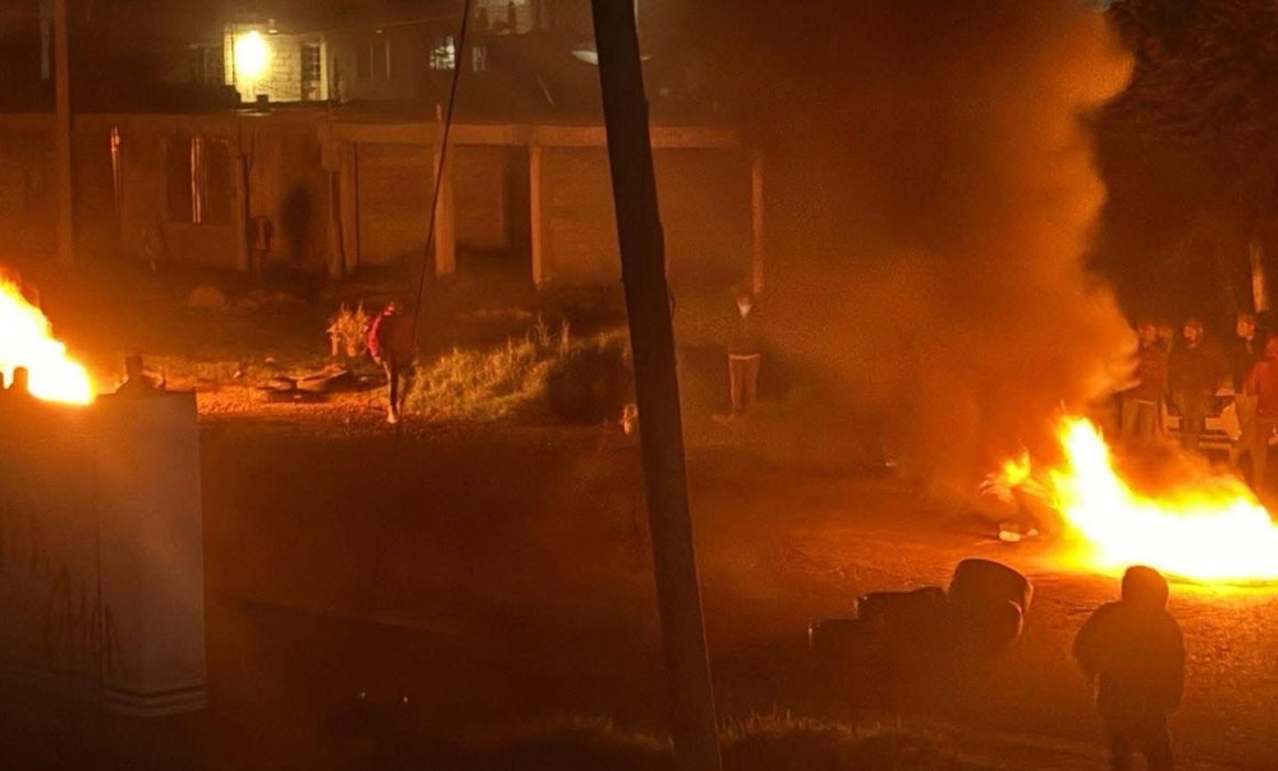 Transportistas bloquean carreteras en el norte del Estado de México en protestas contra operativo de seguridad