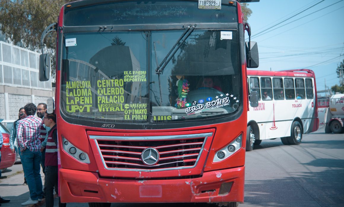 Transportistas en Toluca anulan protesta programada tras reuniones con autoridades
