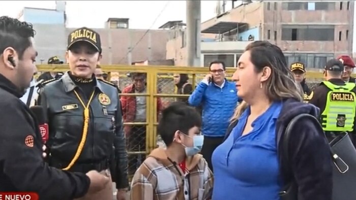 Transportistas en paro dejan varada a madre con hijo trasplantado en Lima; la Policía los rescata en plena emergencia médica