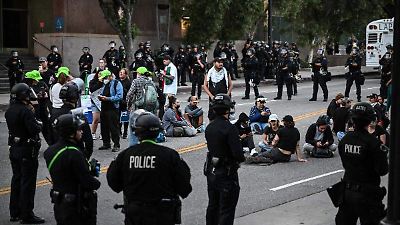 Trump atribuye a militares la calma en Los Ángeles tras días de protestas y critica a gobernador de California