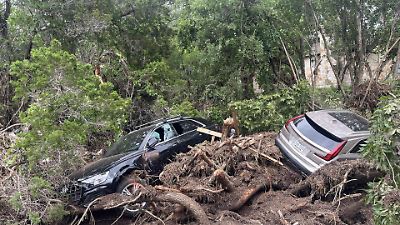 Trump declara emergencia en Texas por severas inundaciones que dejan 68 muertos