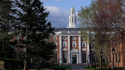 Trump exige a universidades revelar datos raciales para evidenciar imparcialidad en admisiones