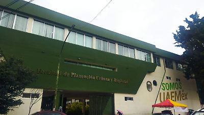 UAEMex limpia muros y elimina consignas tras movilizaciones del 2 de octubre