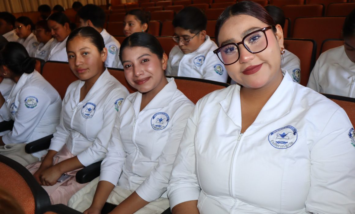 Universidad de Ixtlahuaca celebra su primer aniversario en la Licenciatura en Enfermería