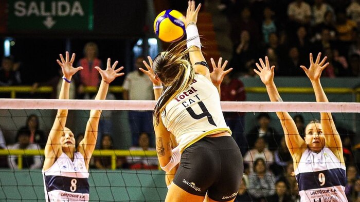 Universitario de Vóley evalúa su progreso tras amistoso contra Gimnasia y prepara su debut en la LNSV