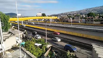 Valle de Chalco: Automovilistas desobedecen en sentido único en laterales de la autopista México-Puebla