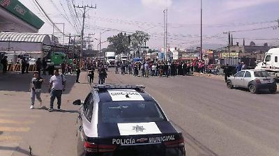 Vecinos de Chicoloapan bloquean la México-Texcoco por crisis de agua potable