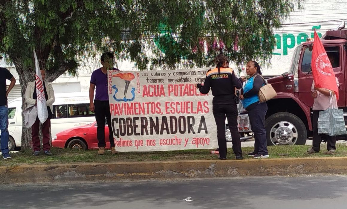 Vecinos de Chicoloapan exigen audiencia a Delfina Gómez para atender necesidades básicas