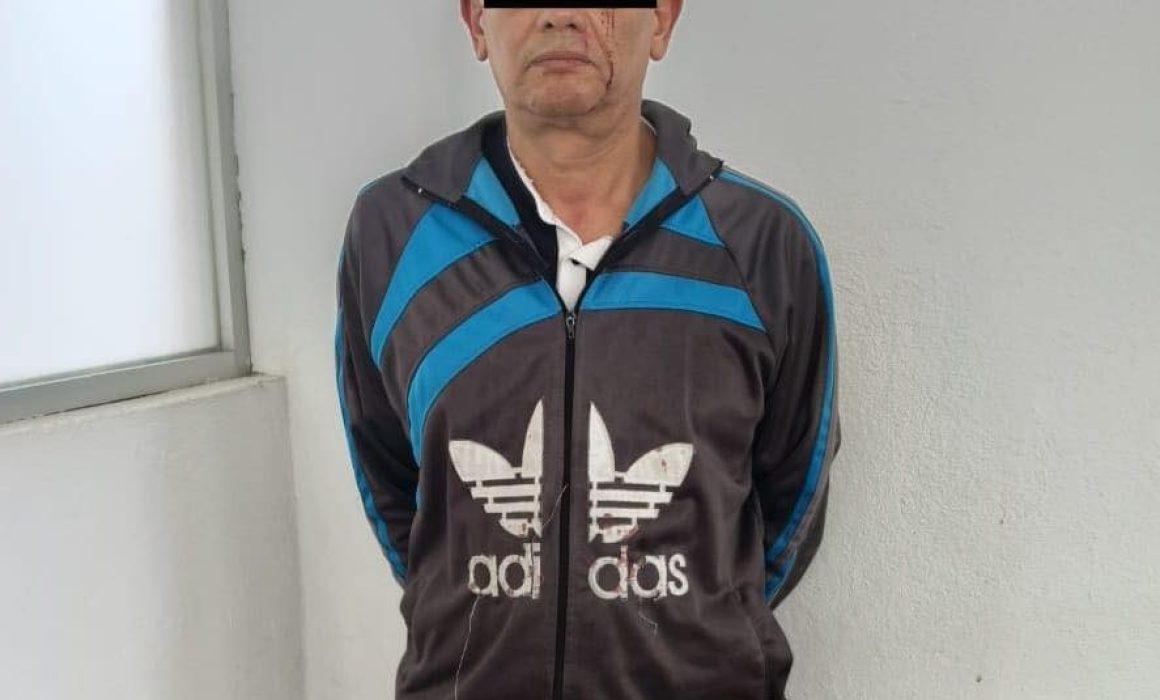 Vecinos de Ecatepec intentan linchar a presunto abusador tras mostrar sexo a menores en parque