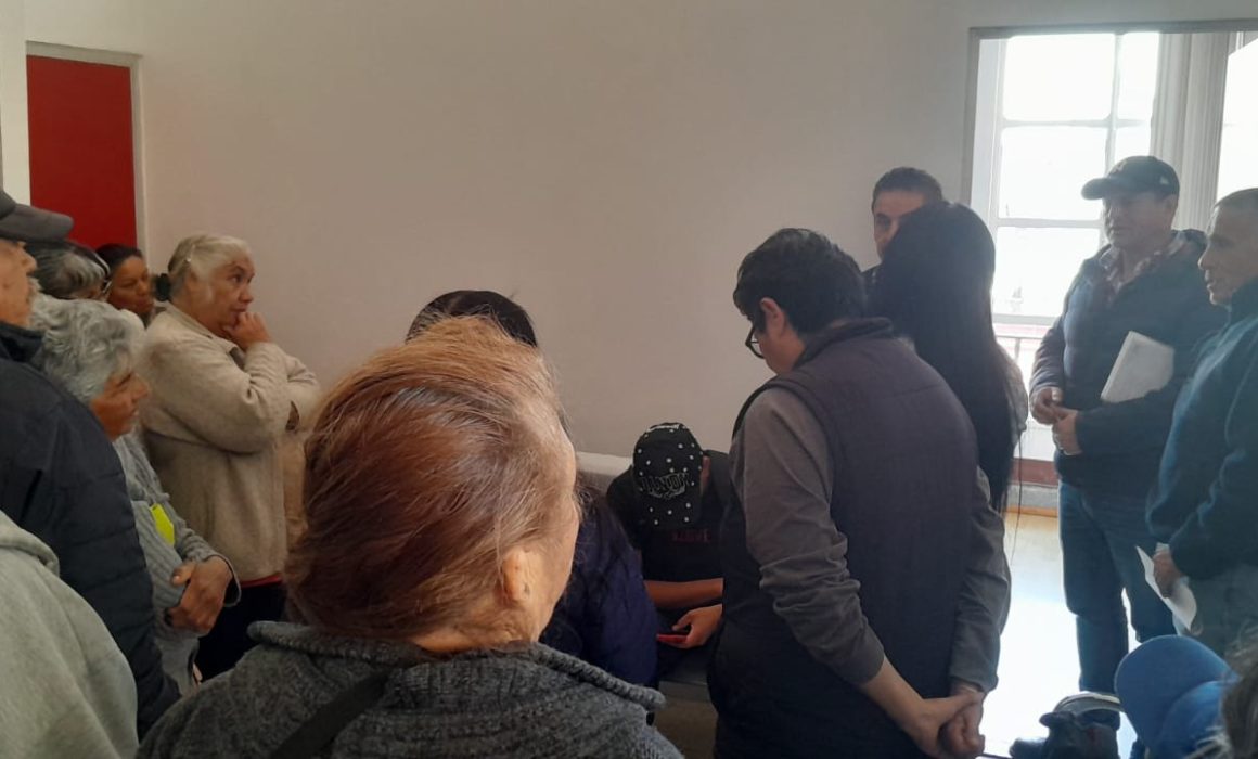 Vecinos de Fray Servando, Texcoco, exigen solución urgente por riesgo sanitario en drenaje y alumbrado