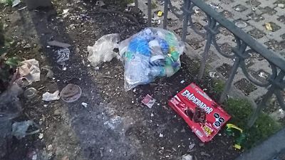 Vecinos de Paseo Colón denuncian acumulación de basura y mobiliario urbano en mal estado