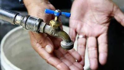 Vecinos de Santiago Miltepec llevan tres semanas sin agua y temen que la escasez se prolongue por meses