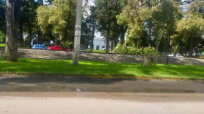 Vecinos y automovilistas exigen reparación de fuga de agua en Paseo Tollocan tras más de un año de desperdicio