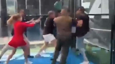 Video muestra brutal agresión en Atizapán: Empresario y escoltas golpean a instructor de pádel tras disputa en club local