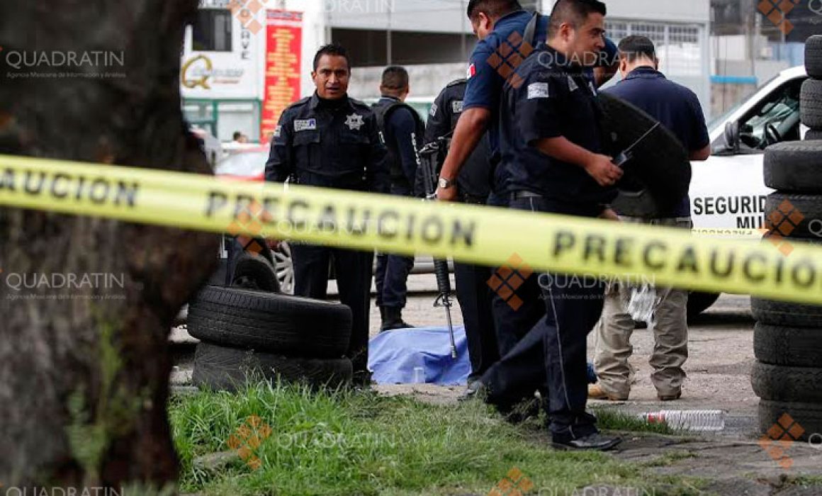 Violento enfrentamiento en Ecatepec deja un muerto y una lesionada en plena calle