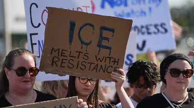 Violento tiroteo en centro de migrantes en Dallas deja múltiples heridos y un atacante muerto