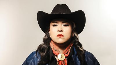 Vivir Quintana presenta corridos que reflejan la valentía de mujeres que enfrentaron agresores