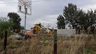 Volcadura de tráiler obliga al cierre de la autopista Peñón -Texcoco por ocho horas  