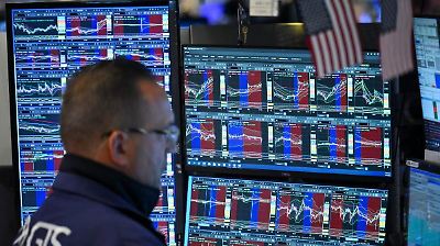 Wall Street abre mixto mientras China rechaza acusaciones de EE. UU.