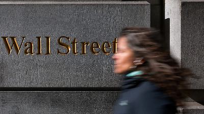 Wall Street alcanza nuevos récords pese a anuncios de aranceles, impulsada por datos de empleo en EE.UU.