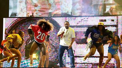 Will Smith llena de nostalgia noventera el Tecate Emblema