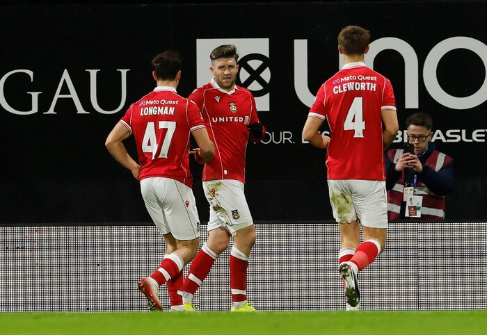 Wrexham avanza a octavos de final de la FA Cup tras 29 años, impulsado por Ryan Reynolds y Rob McElhenney