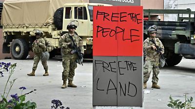 Zar de la frontera de EE. UU. amenaza con arrestar a alcaldesa y gobernador de California por despliegue de Guardia Nacional