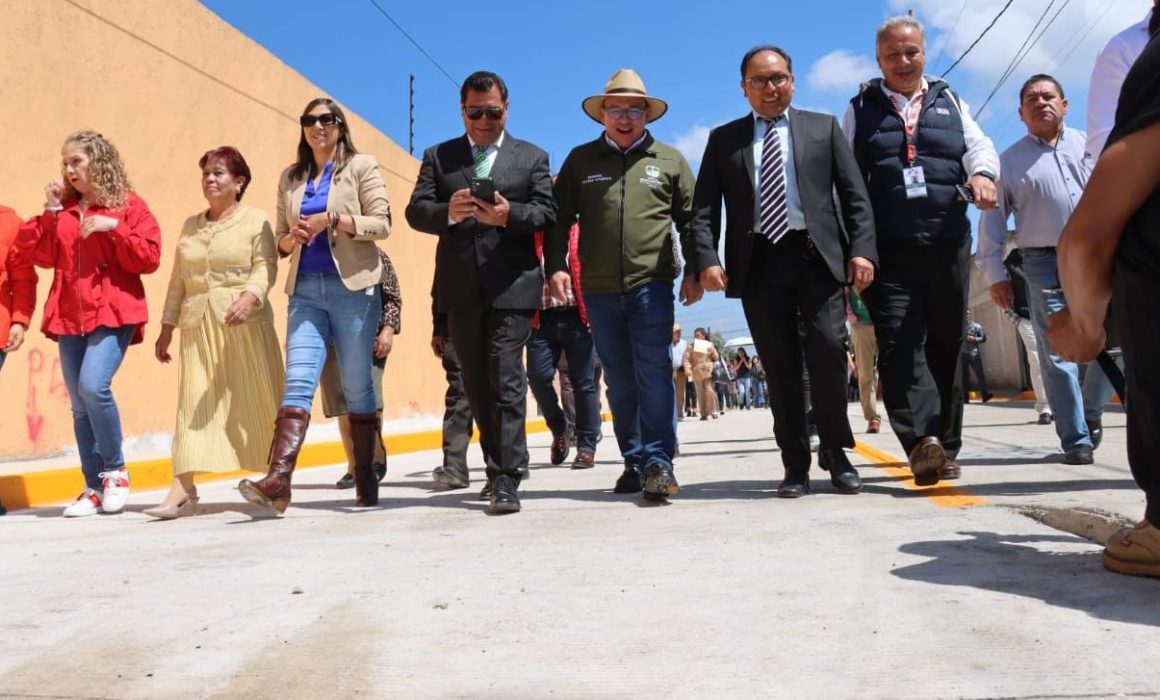 Zinacantepec inaugura pavimentación en Emiliano Zapata, impulsando seguridad y progreso comunitario